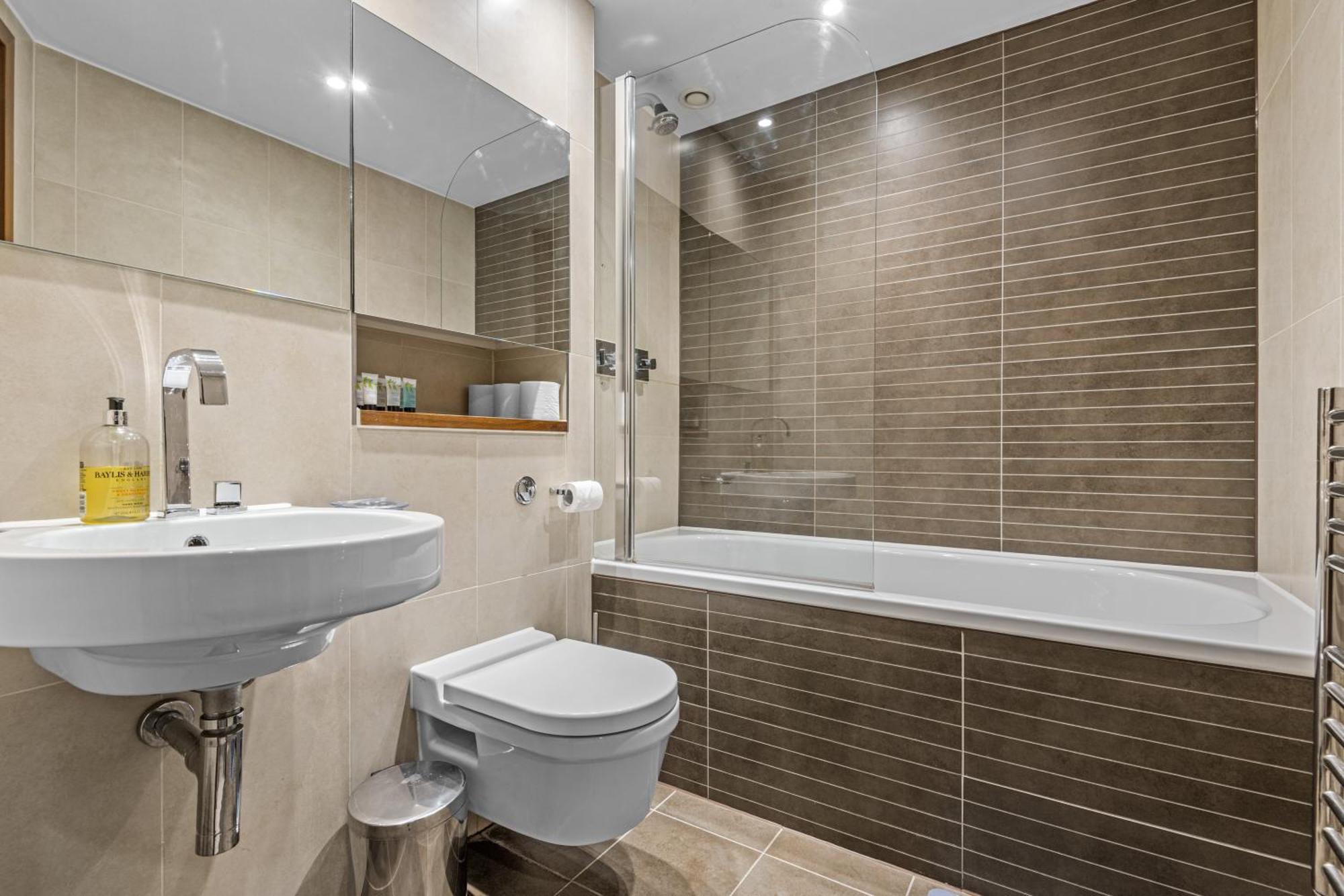 Londwell, Chelsea Living, Central Flat With Balcony Лондон Екстер'єр фото